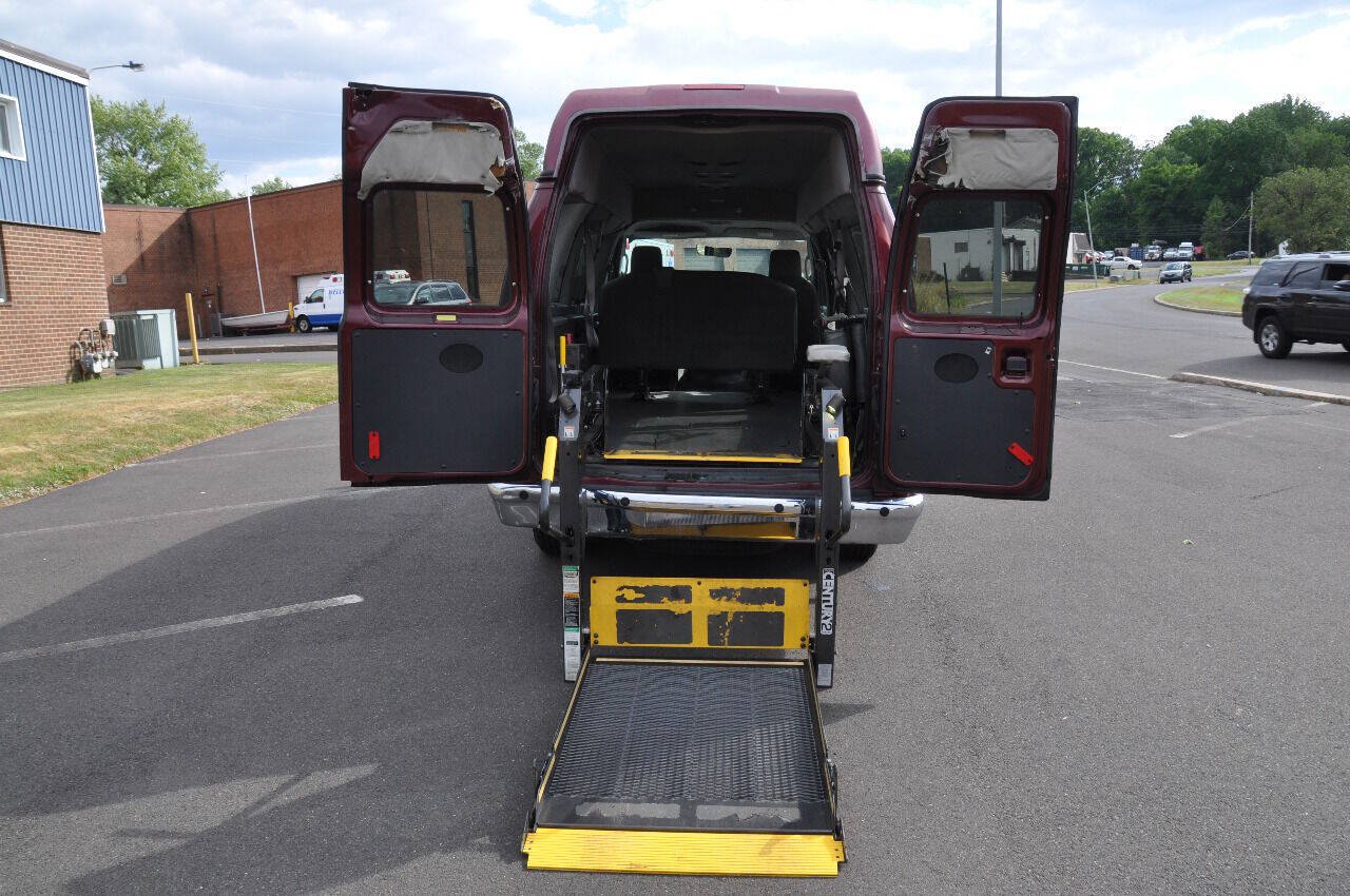 Used 2010 Ford E-350 and Econoline 350 XL RWD image 19