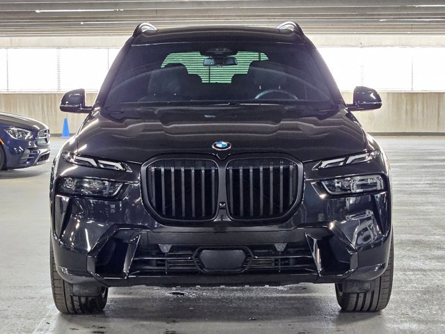 Used 2025 BMW X7 xDrive40i w/ M Sport Package image 2