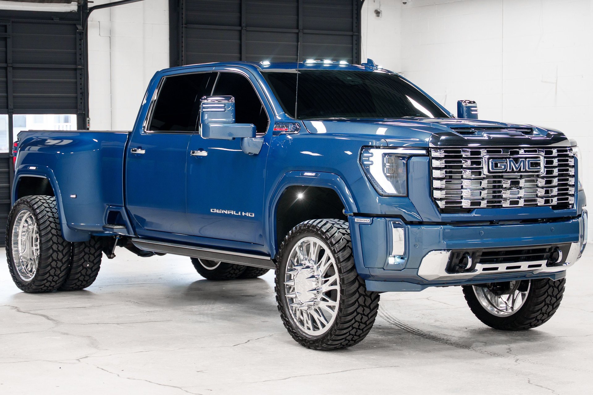 Used 2026 GMC Sierra 3500 Denali w/ Denali Reserve Package AWD/4WD image 12