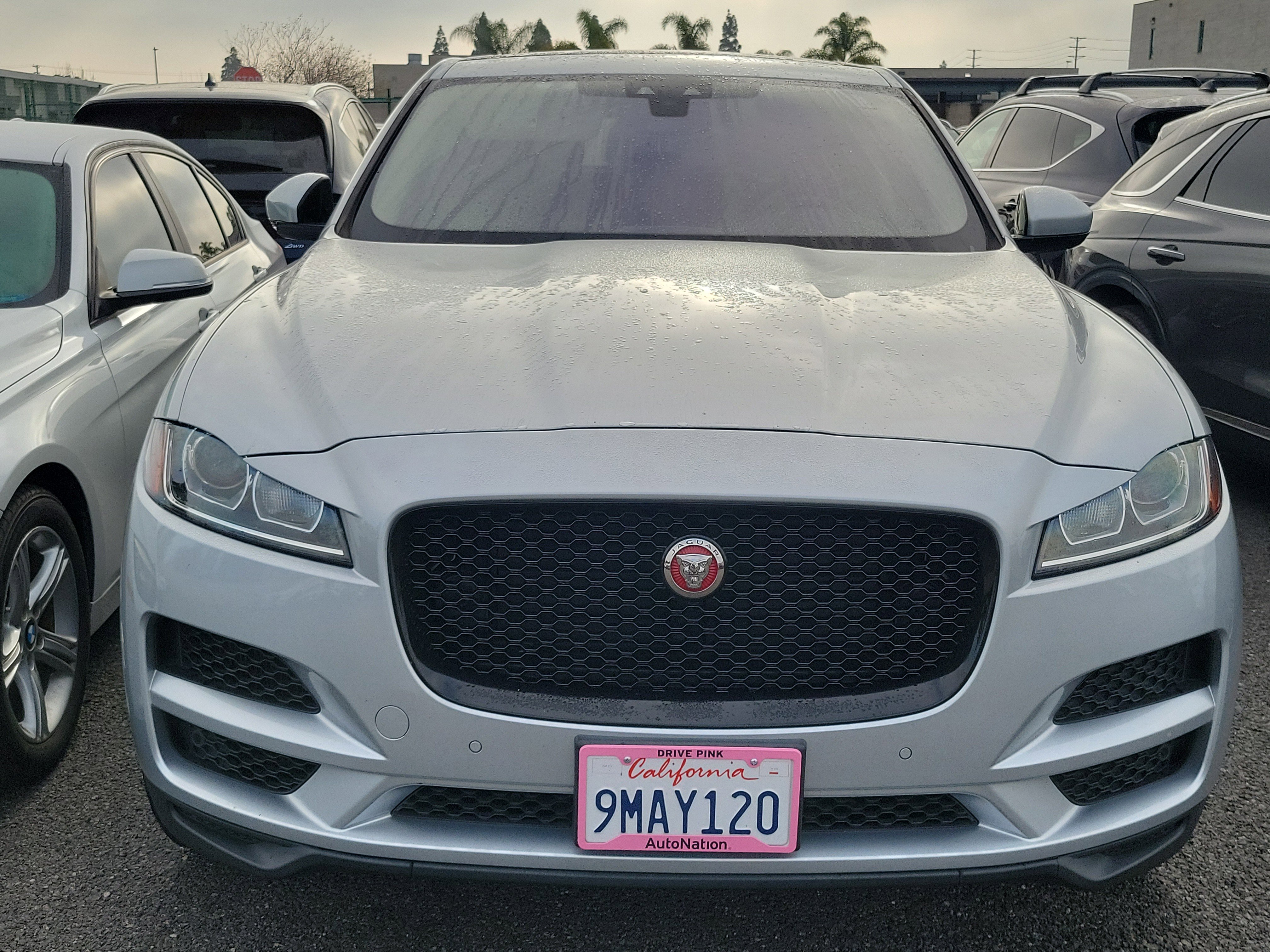 Used 2020 Jaguar F-PACE Premium image 2