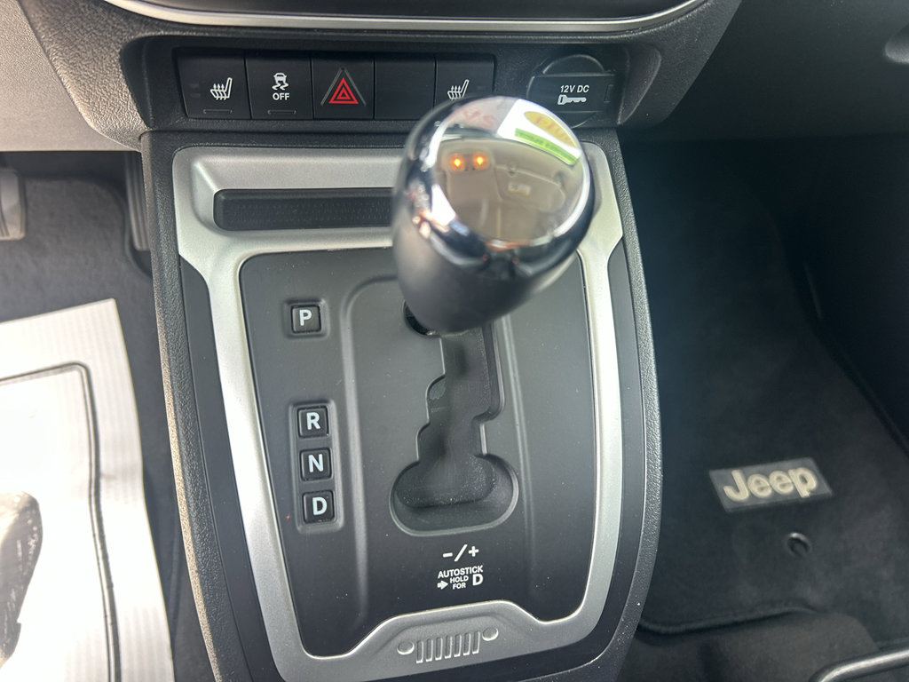 Used 2014 Jeep Compass Latitude FWD image 28