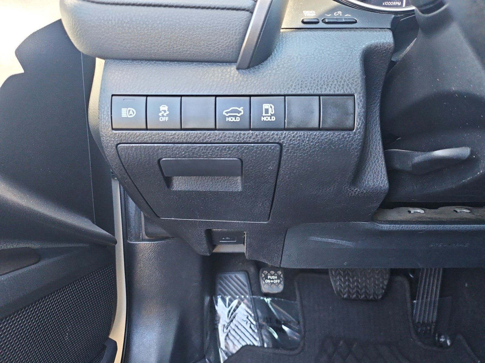 Used 2022 Toyota Camry LE FWD image 31
