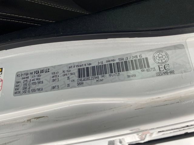 Used 2016 Jeep Wrangler Unlimited Sahara w/ Dual Top Group AWD/4WD image 23