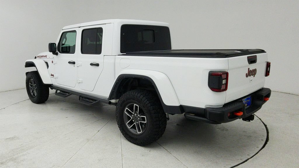 Used 2024 Jeep Gladiator Mojave AWD/4WD image 5