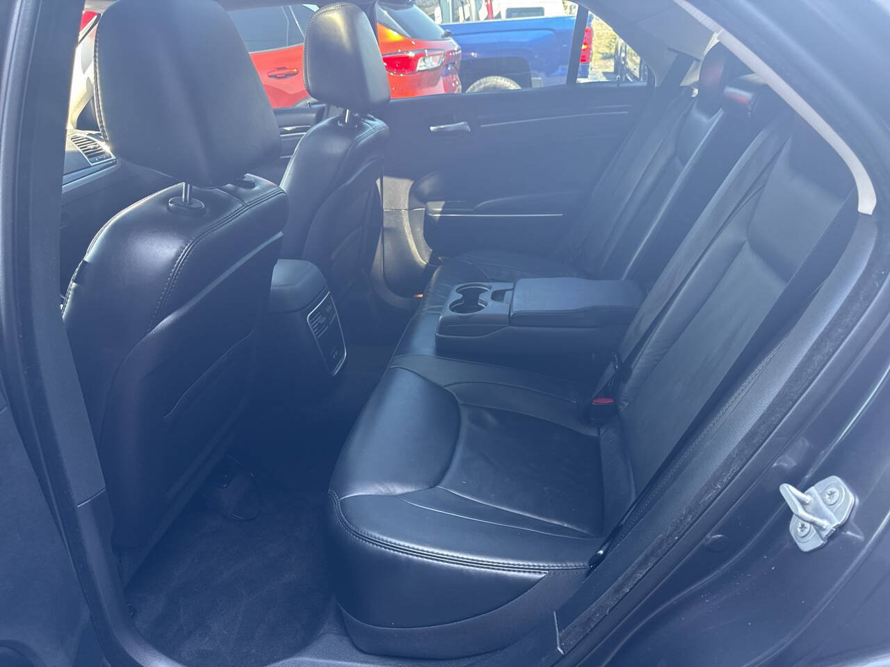 Used 2015 Chrysler 300 Limited RWD image 17