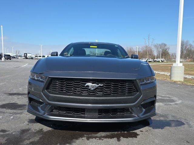 Used 2025 Ford Mustang Premium image 2