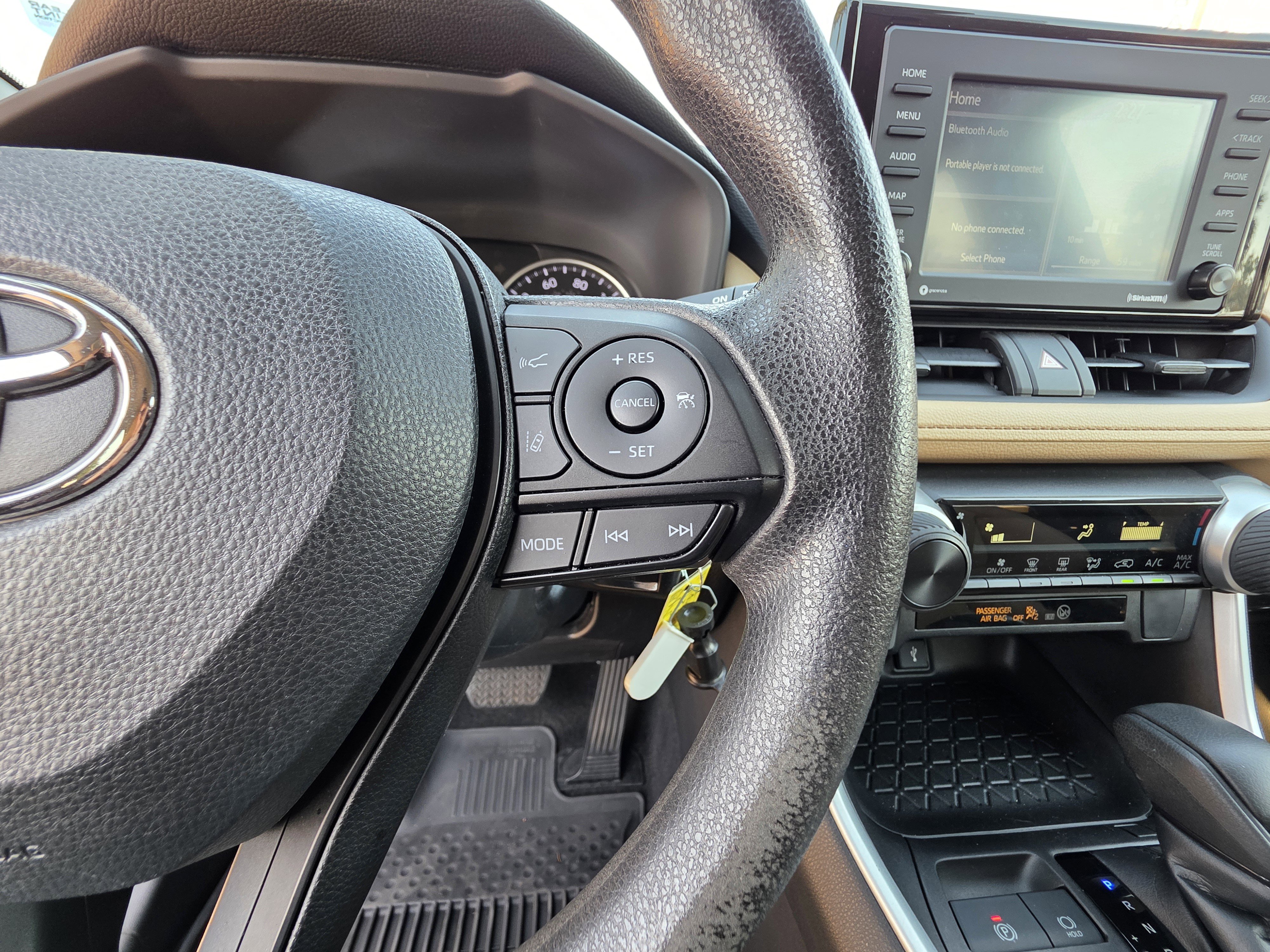 Used 2022 Toyota RAV4 LE image 25