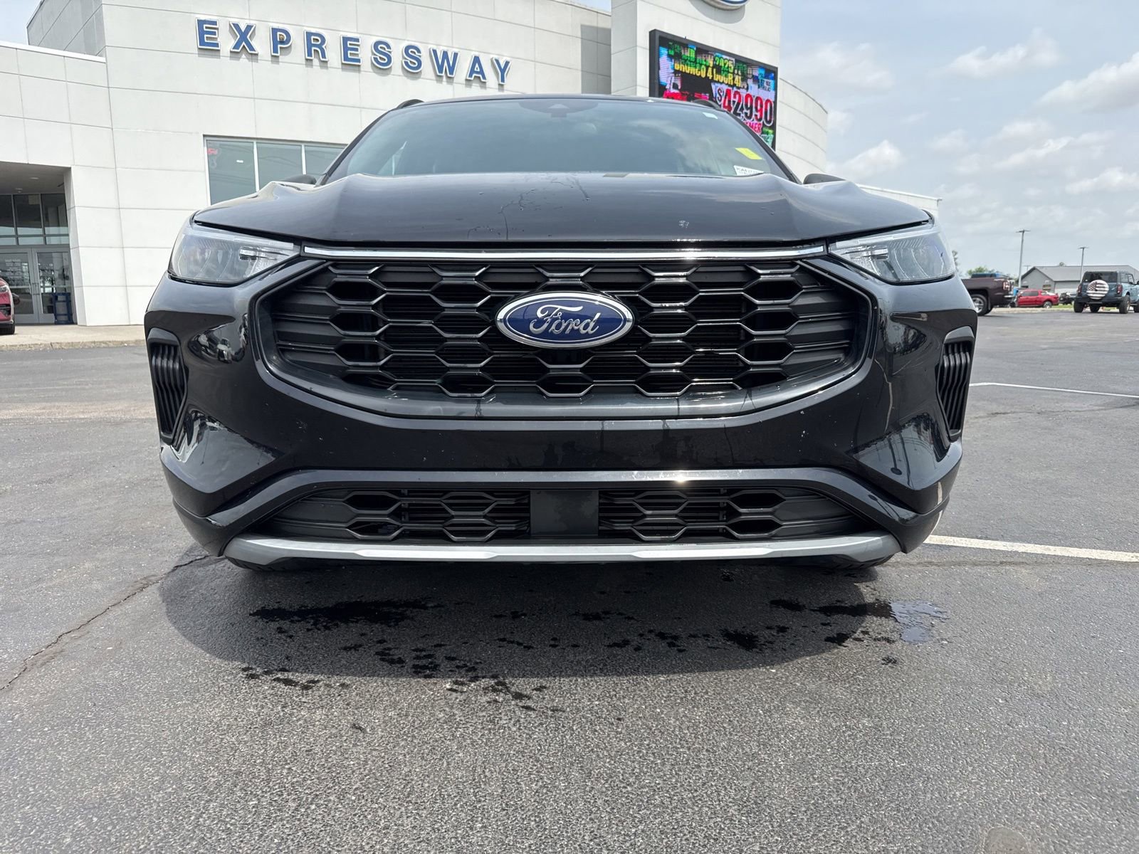 Used 2023 Ford Escape ST-Line w/ Tech Pack #1 image 2