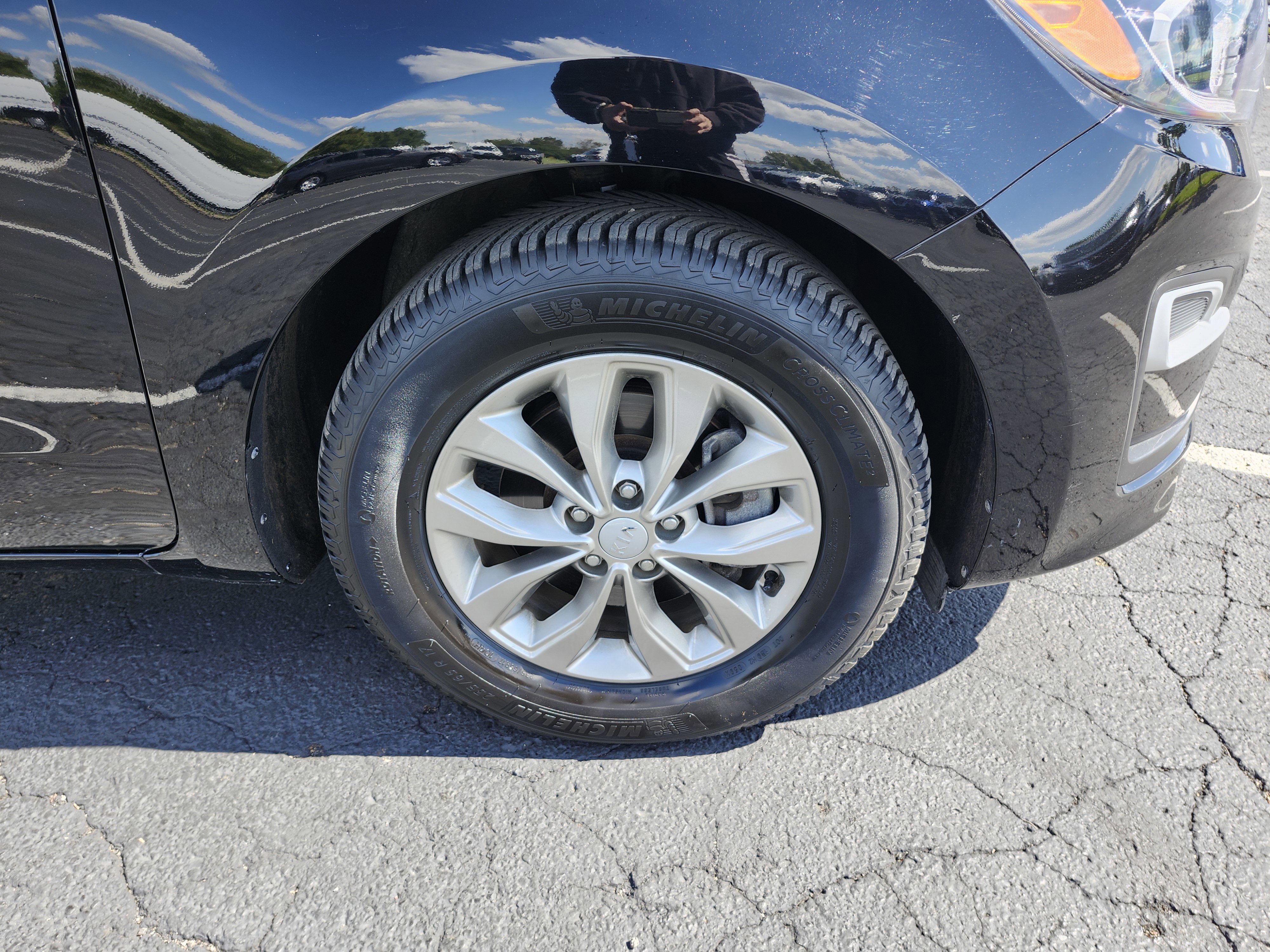 Used 2020 Kia Sedona L FWD image 9