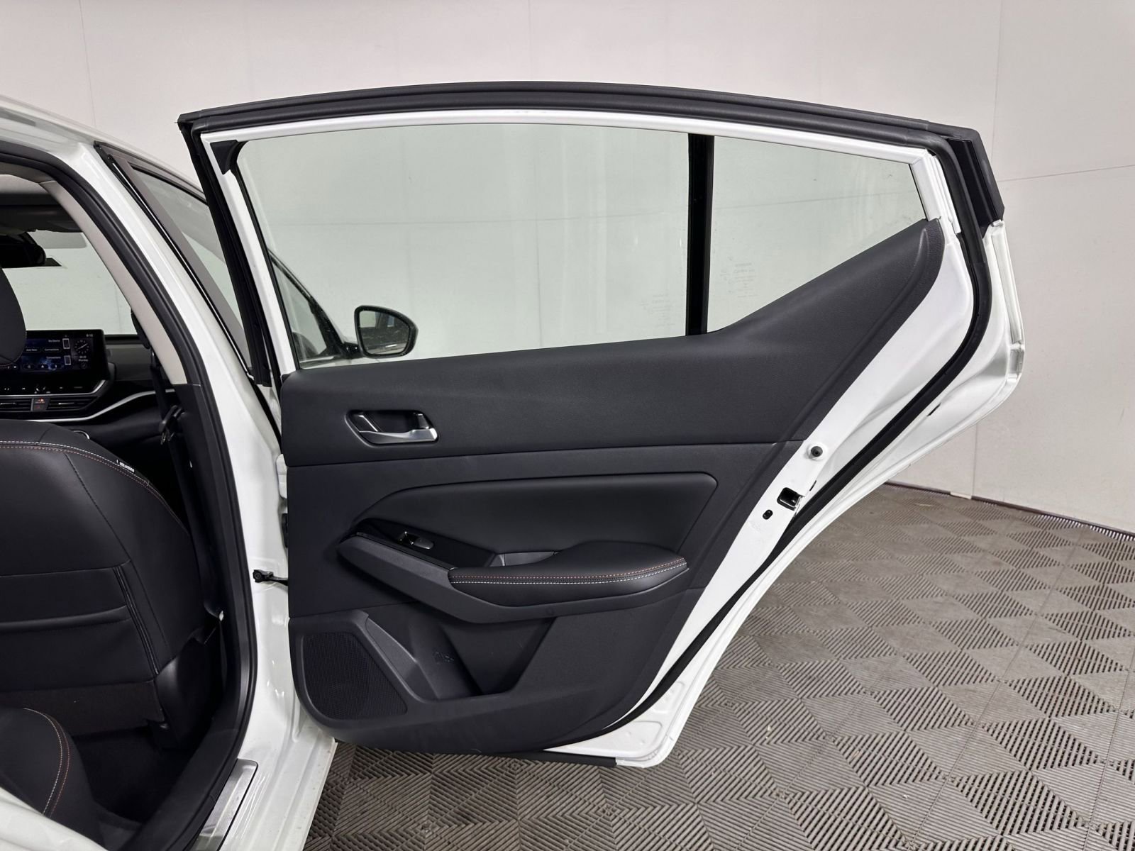 New 2025 Nissan Altima 2.5 SR w/ SR Premium Package image 39