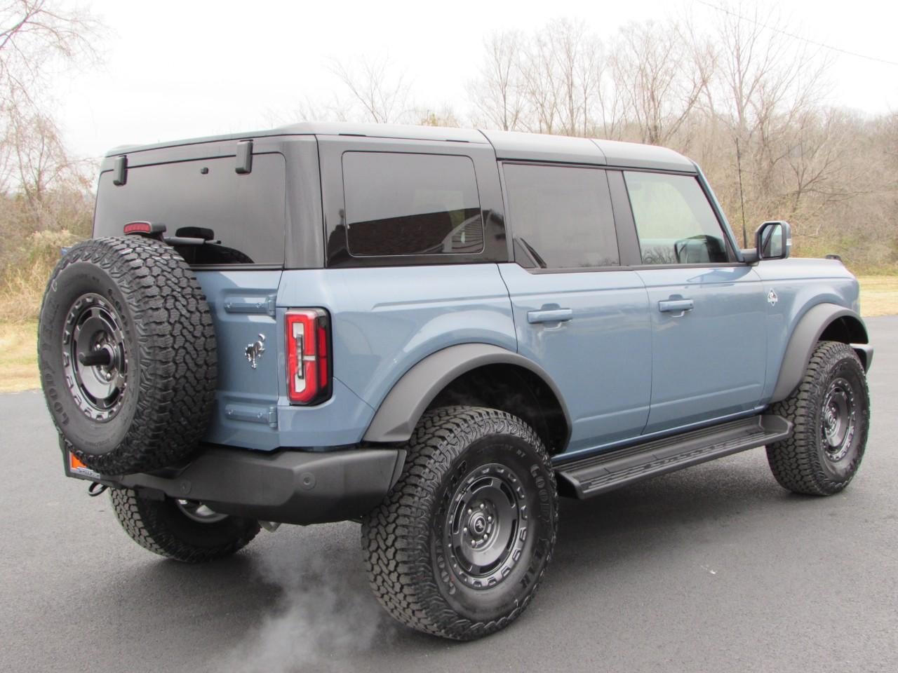 New 2025 Ford Bronco Outer Banks w/ Sasquatch Package AWD/4WD image 7