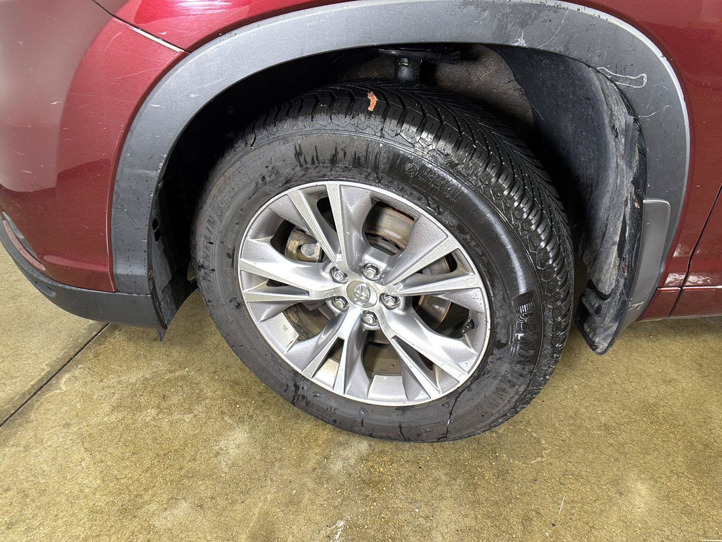 Used 2015 Toyota Highlander XLE AWD/4WD image 5