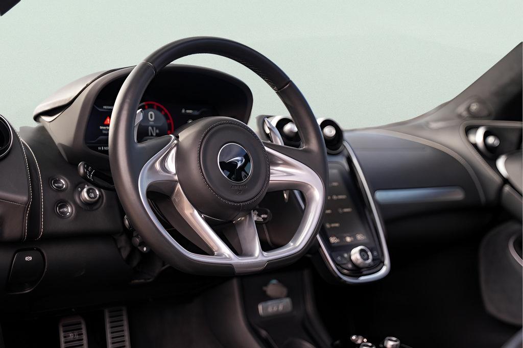 Used 2023 McLaren GT RWD image 37