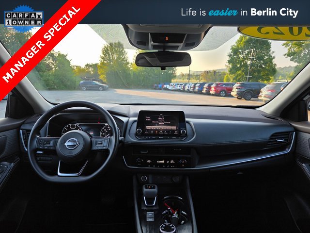 Used 2023 Nissan Rogue SV image 18