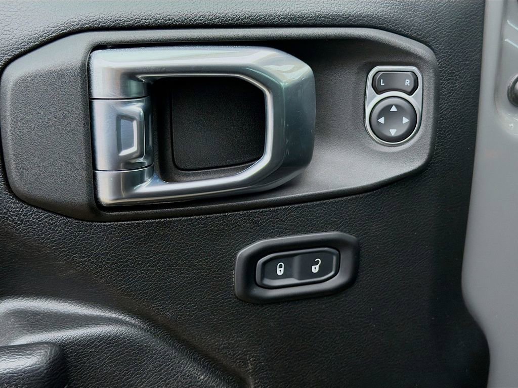 Used 2022 Jeep Gladiator Sport AWD/4WD image 21