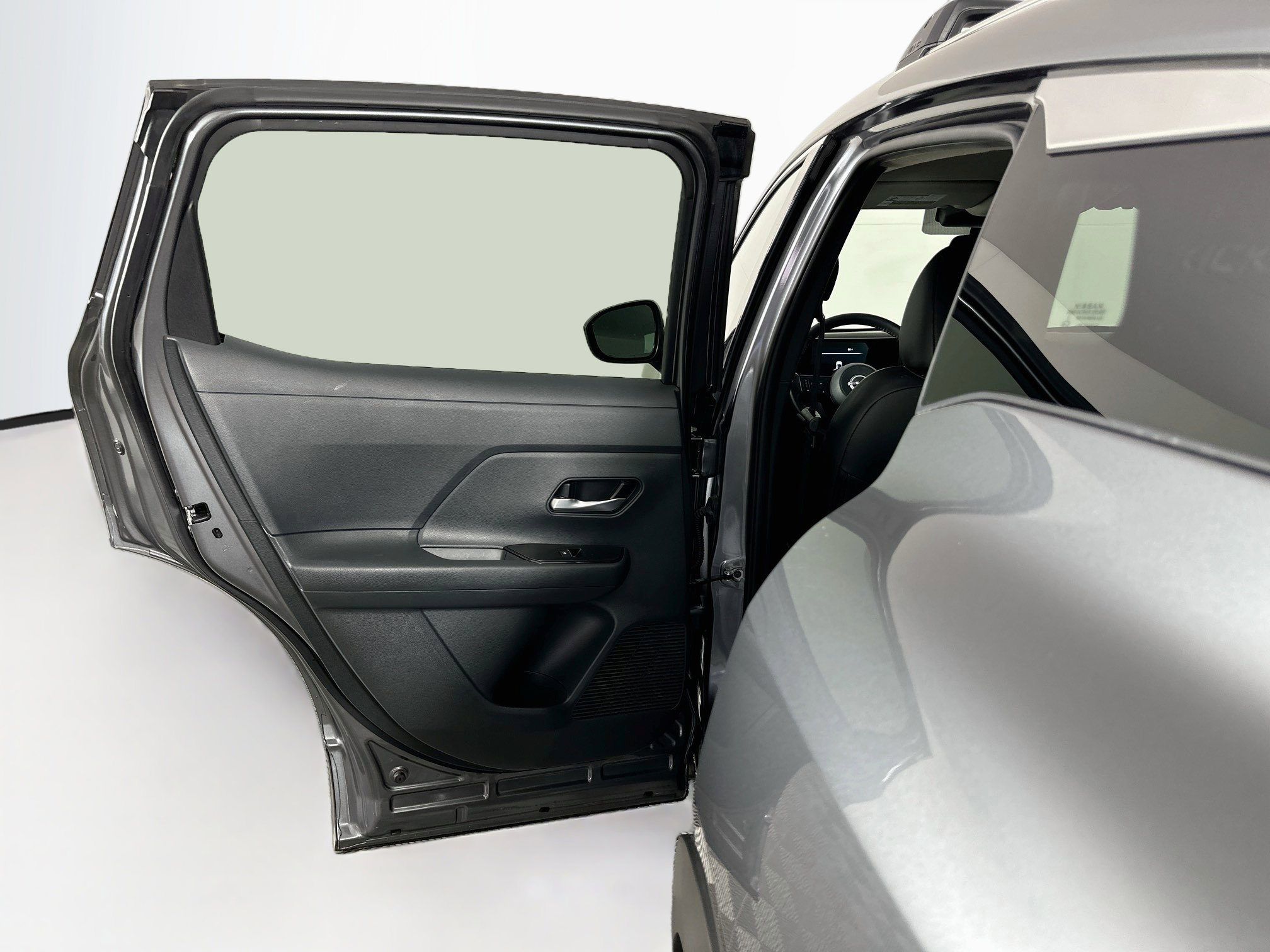 Used 2026 Nissan Kicks SR FWD image 25