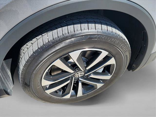 Used 2022 Volkswagen Tiguan S w/ Driver Assistance Package image 10