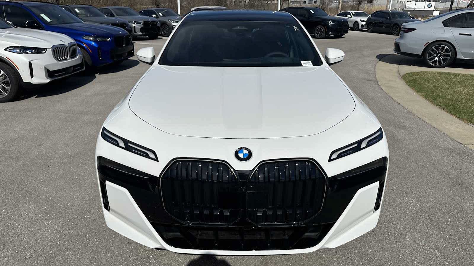 New 2026 BMW 740i xDrive w/ Premium Package AWD/4WD image 2