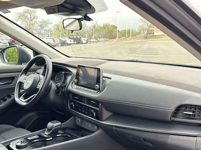 Used 2021 Nissan Rogue S AWD/4WD image 27
