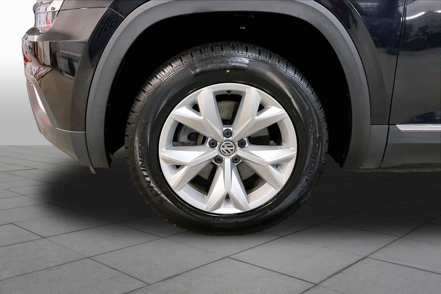 Used 2018 Volkswagen Atlas SEL AWD/4WD image 11