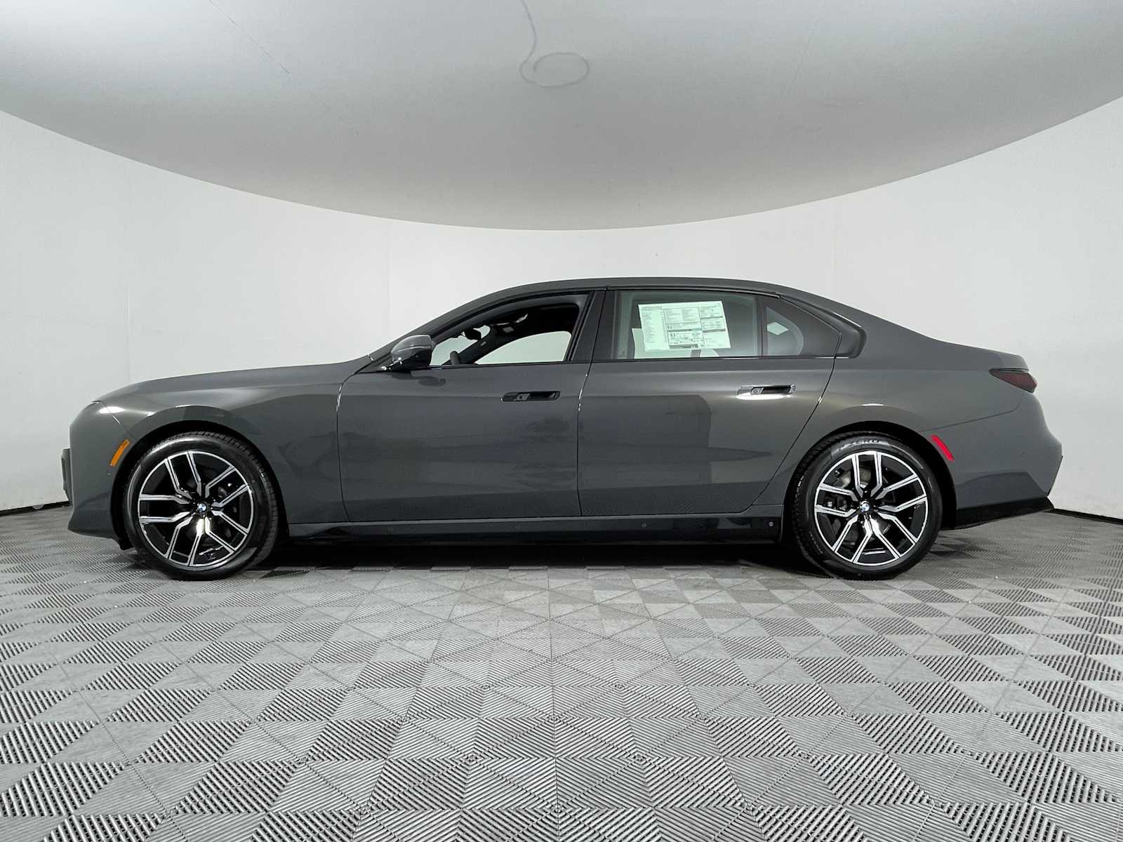 New 2026 BMW i7 xDrive60 w/ Executive Package image 7