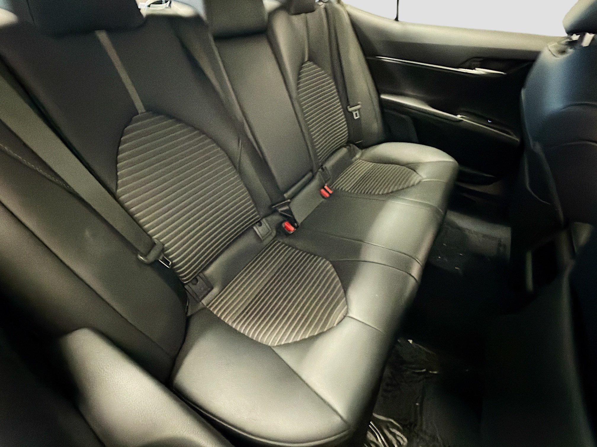 Used 2018 Toyota Camry SE FWD image 14