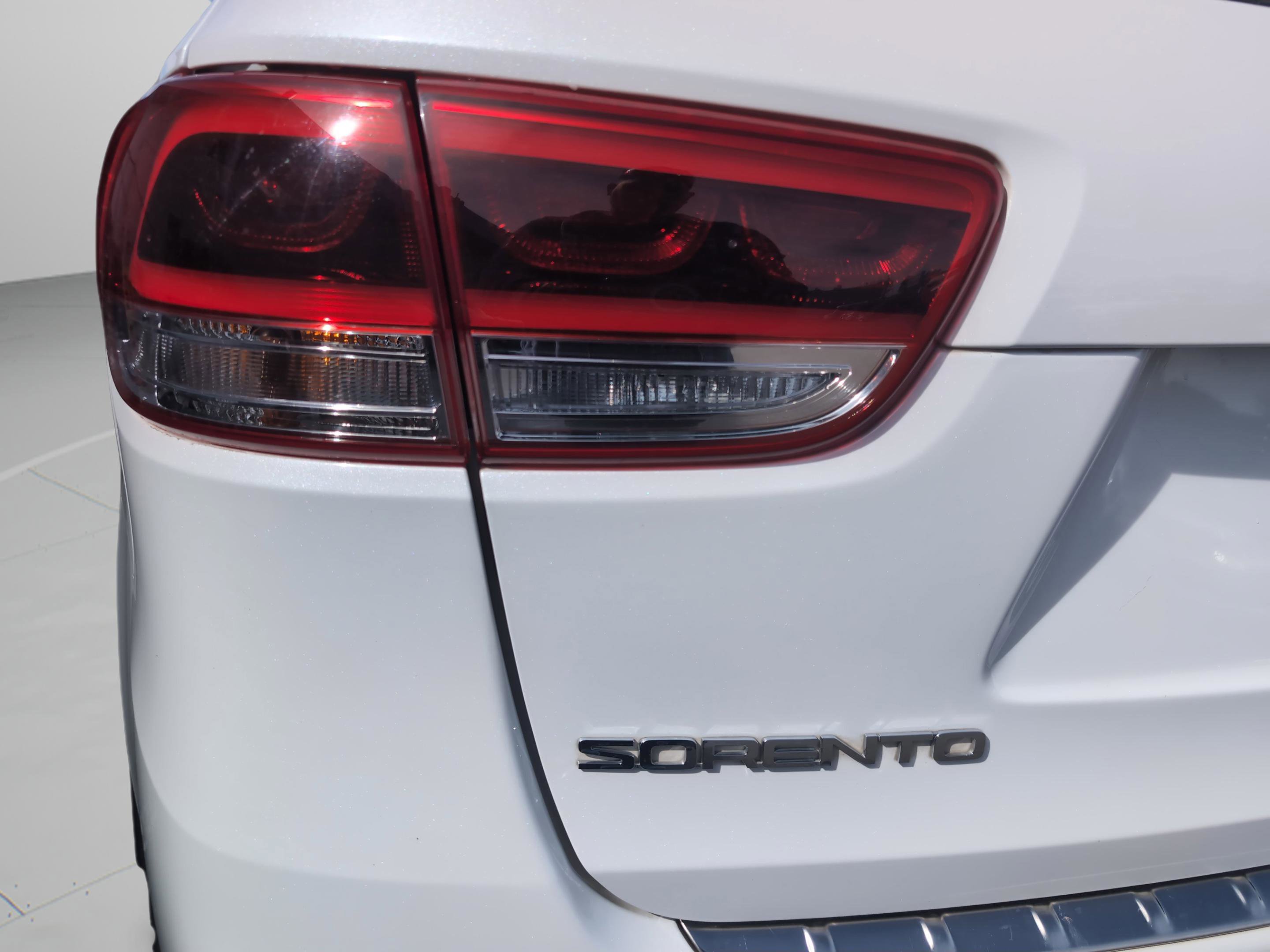 Used 2017 Kia Sorento SX image 14