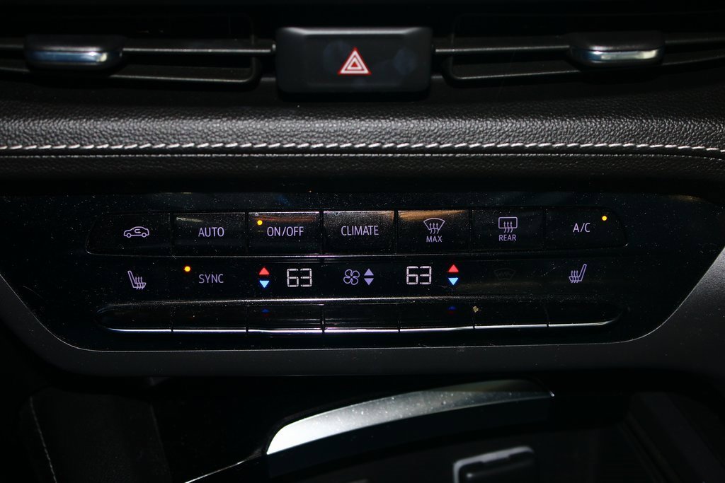 Used 2022 Buick Envision Essence w/ Technology Package I image 18