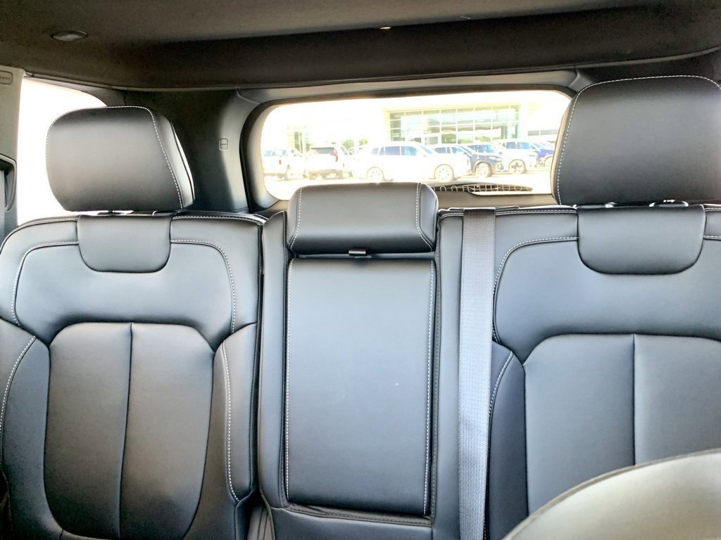 Used 2025 Jeep Grand Cherokee Limited image 46