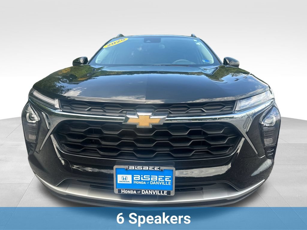 Used 2025 Chevrolet Trax LT FWD image 11