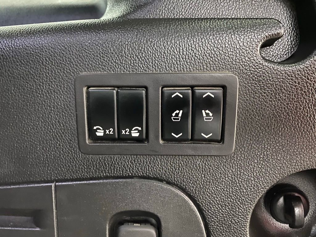 Used 2019 Chevrolet Suburban Premier image 11