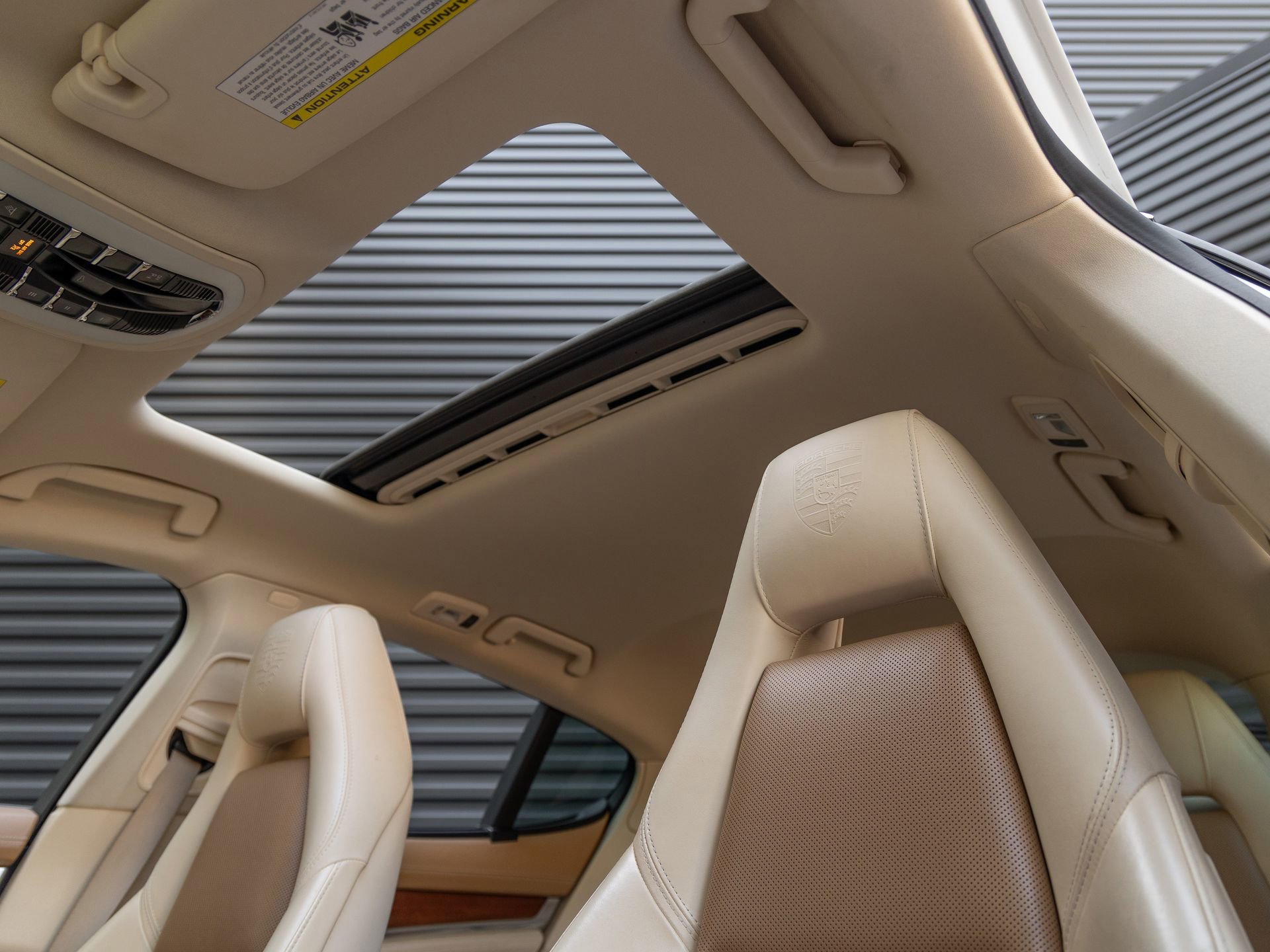 Used 2016 Porsche Panamera S RWD image 15