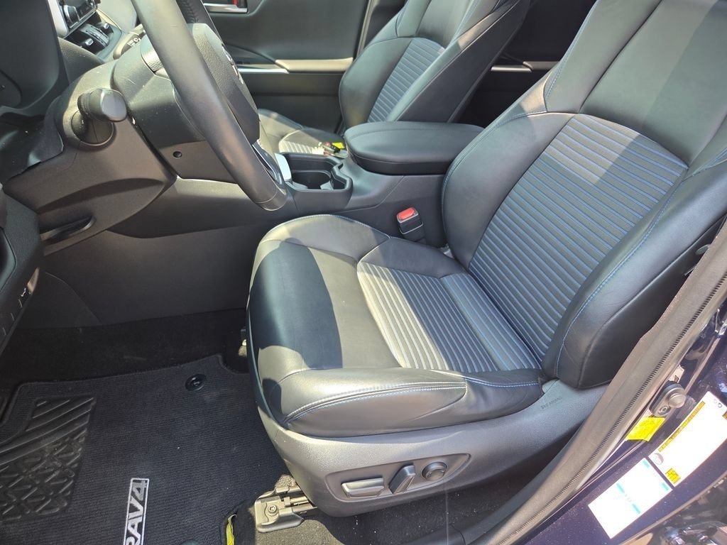 Used 2019 Toyota RAV4 XSE w/ Carpet Mat Package AWD/4WD image 8