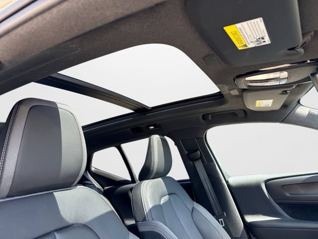 Certified 2023 Volvo XC40 Recharge Ultimate AWD/4WD image 19