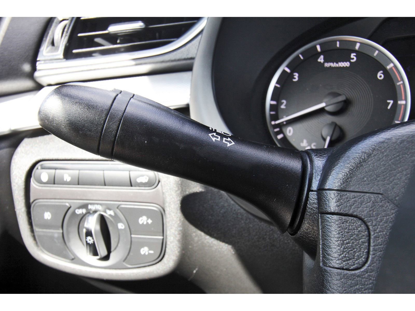 Used 2019 INFINITI QX50 Essential w/ Proassist Package image 20