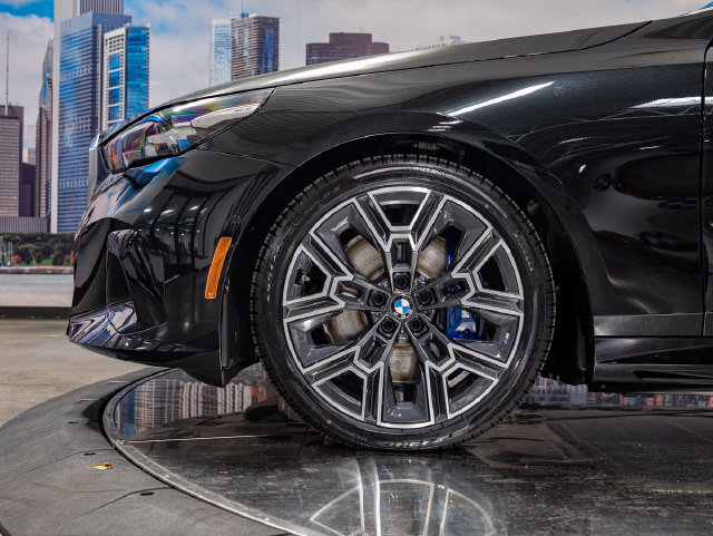New 2027 BMW i5 xDrive40 w/ M Sport Package AWD/4WD image 7