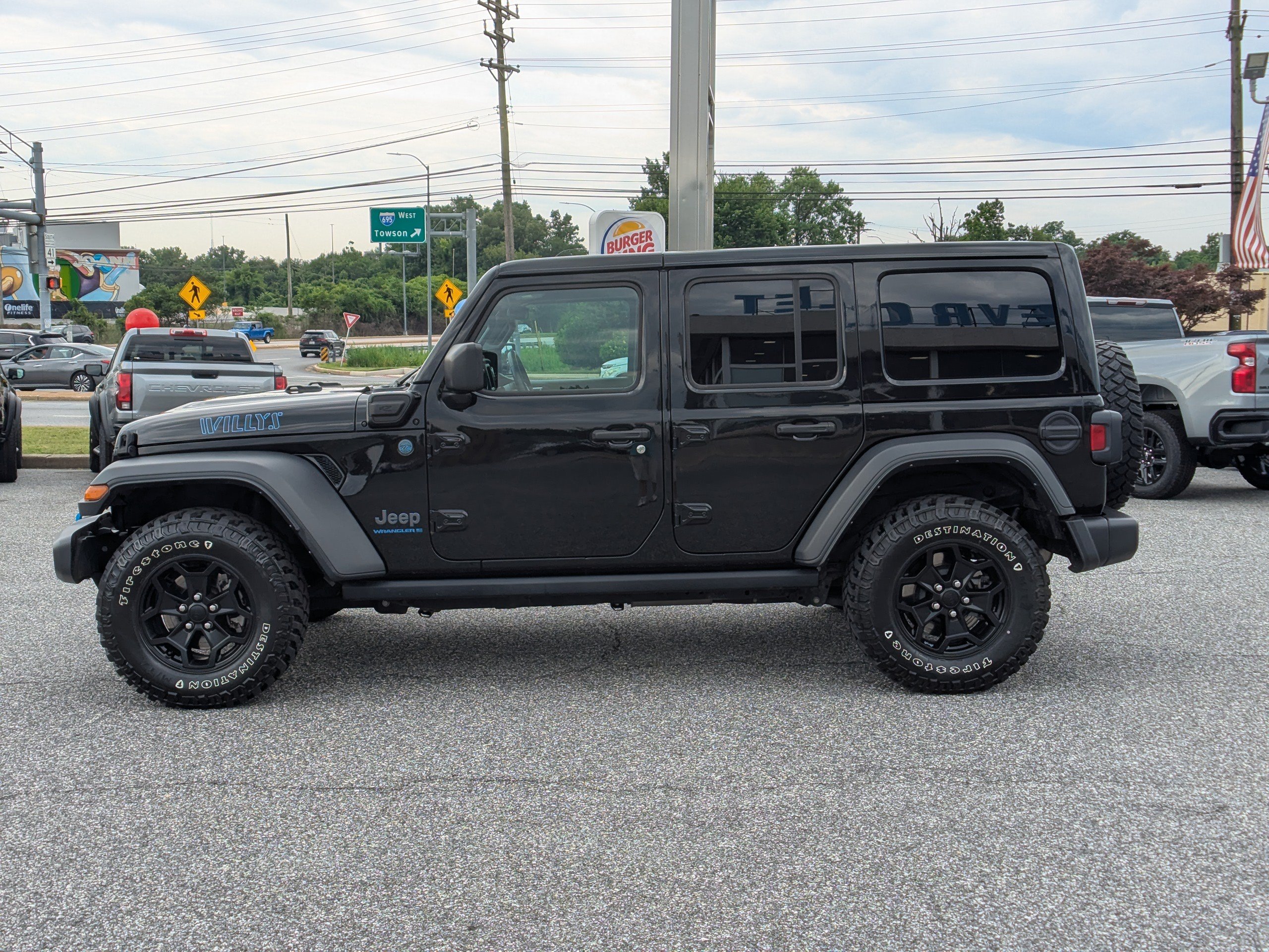 Used 2023 Jeep Wrangler Unlimited w/ Cold Weather Group AWD/4WD image 5