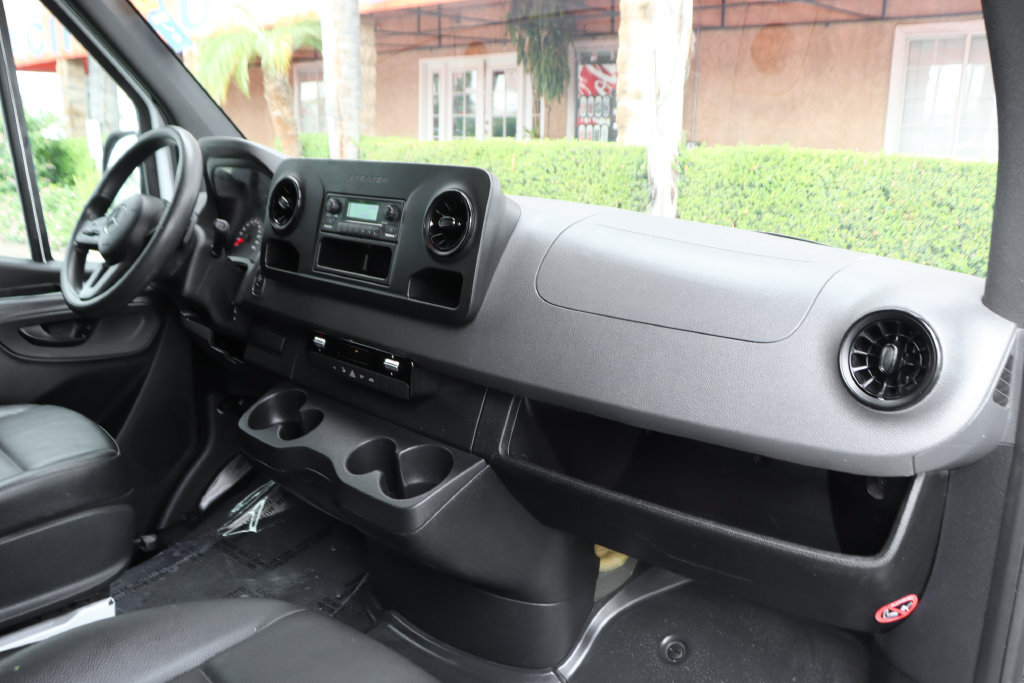 Used 2022 Mercedes-Benz Sprinter 2500 image 32