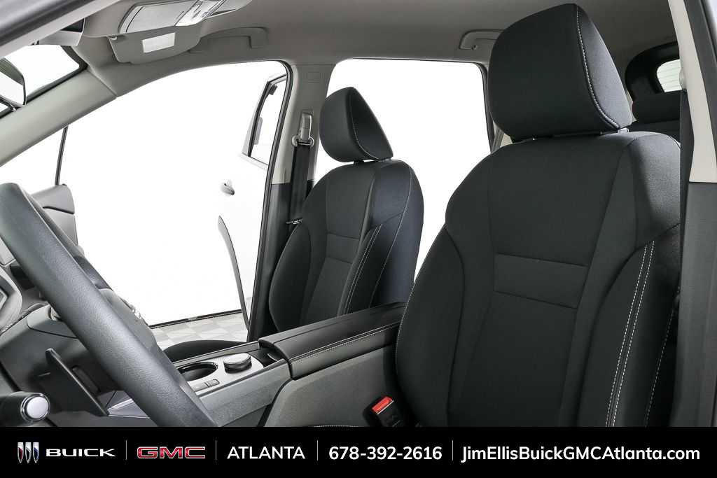 Used 2026 Nissan Rogue S image 5