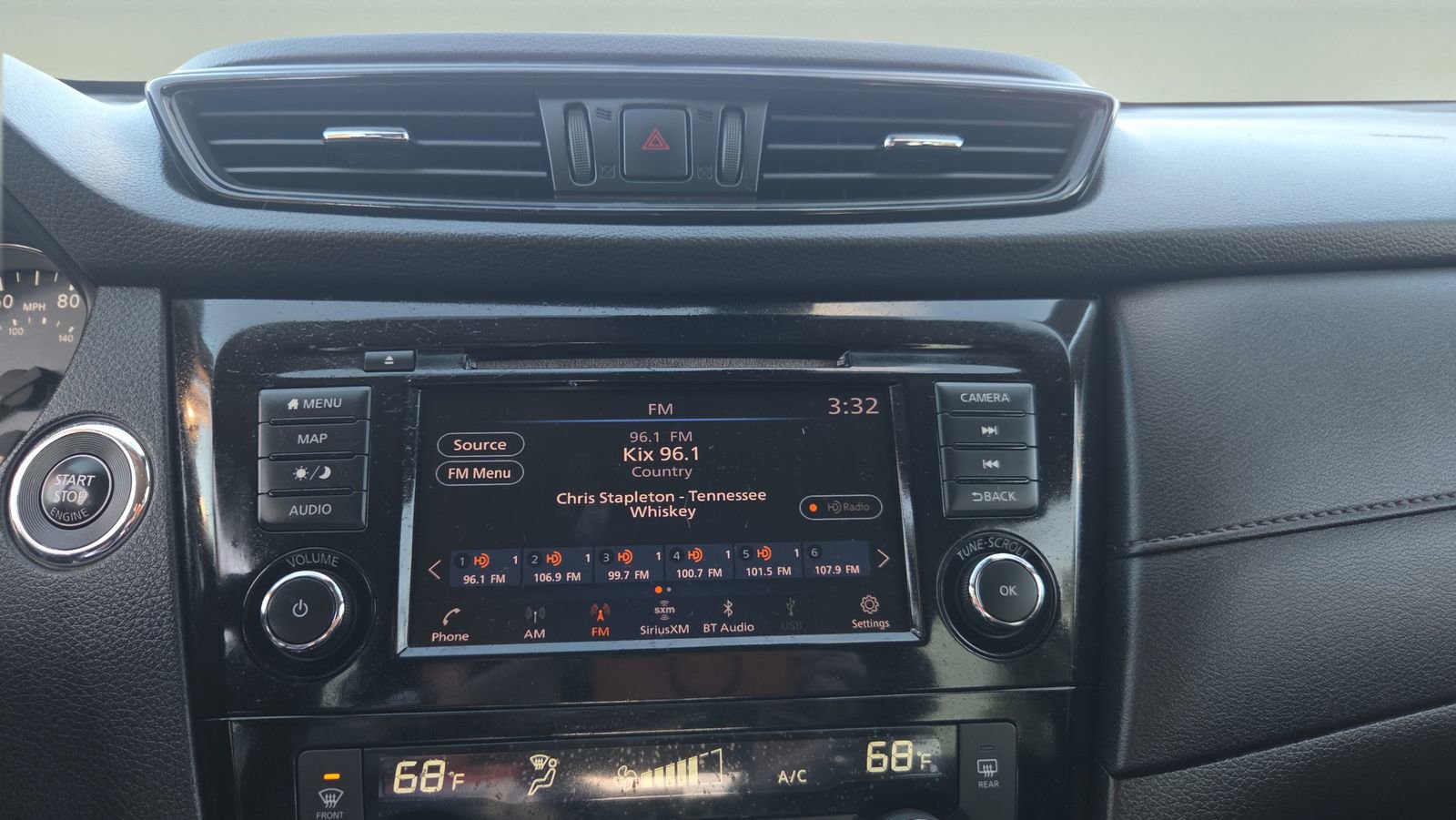 Used 2019 Nissan Rogue SV w/ Premium Package image 10