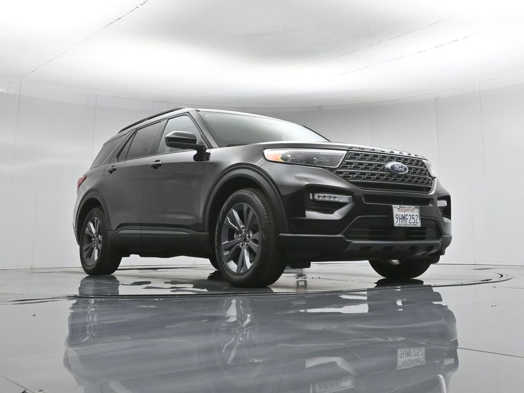 Used 2023 Ford Explorer XLT w/ Equipment Group 202A image 49