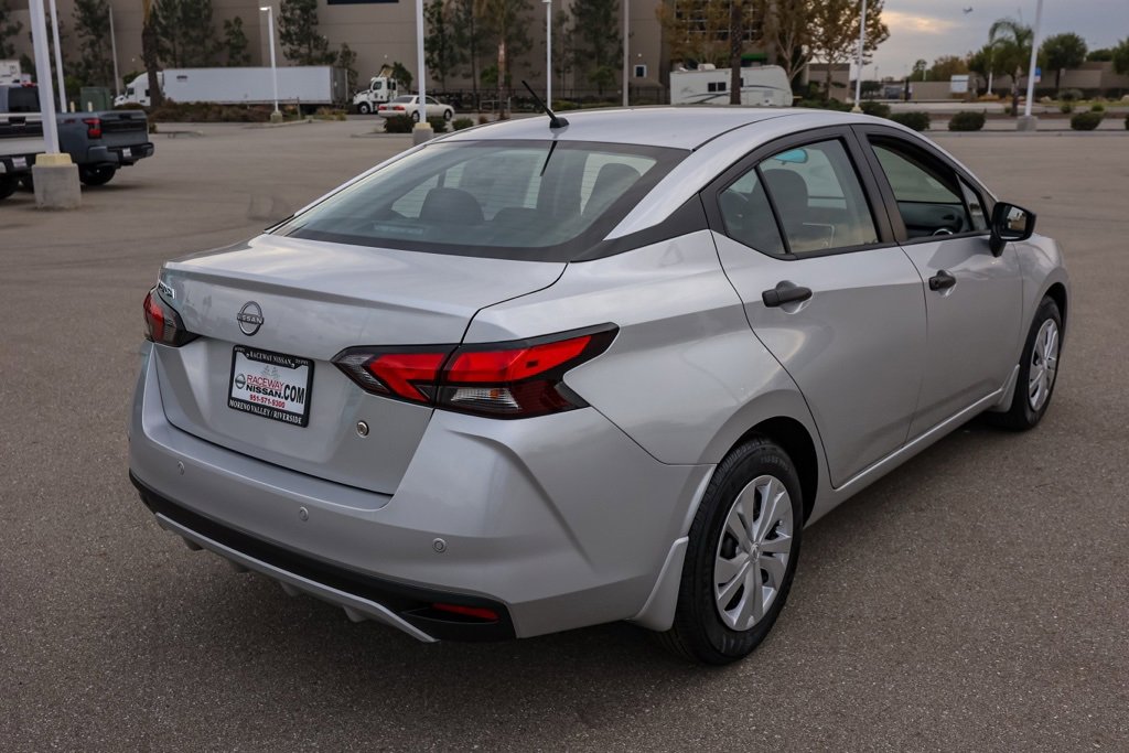 New 2025 Nissan Versa S image 4