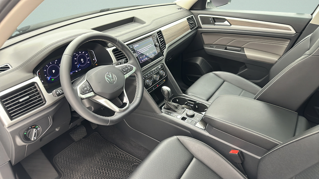Used 2023 Volkswagen Atlas SEL AWD/4WD image 13