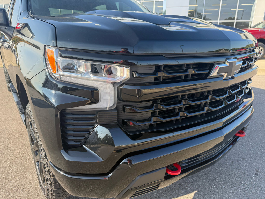 Used 2024 Chevrolet Silverado 1500 LT Trail Boss w/ Protection Package image 9