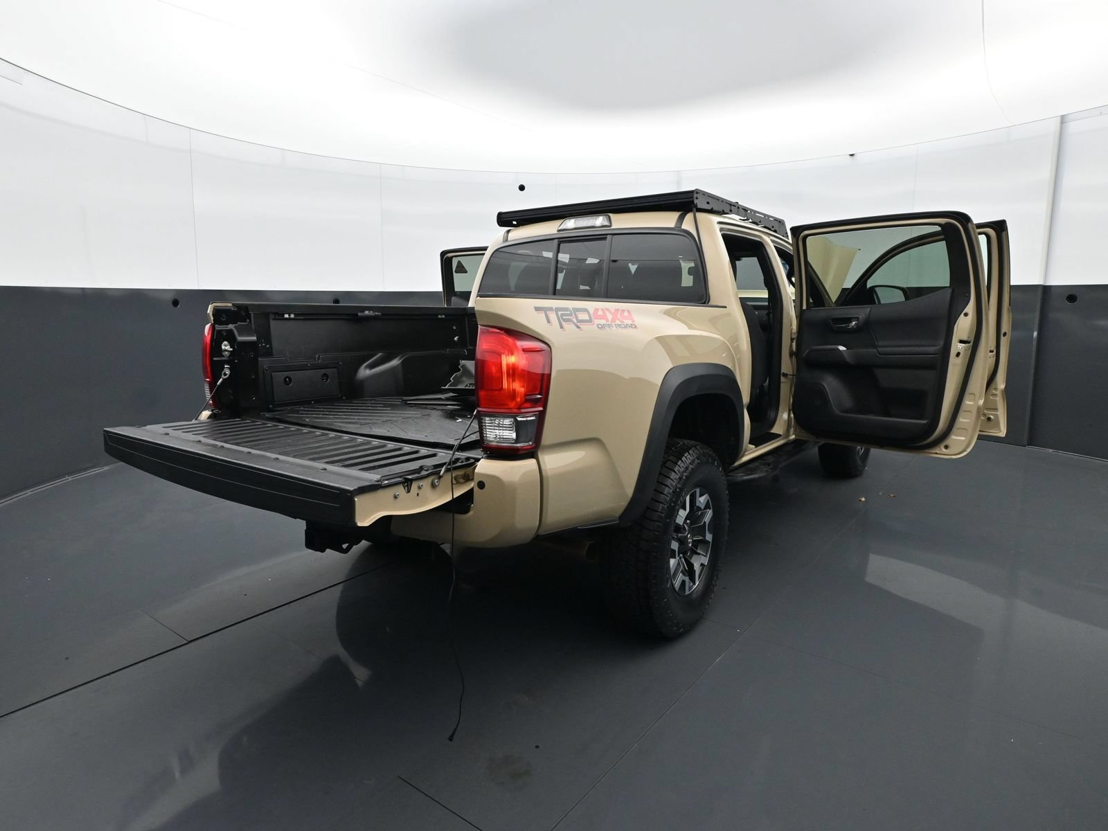 Used 2016 Toyota Tacoma TRD Off-Road AWD/4WD image 33