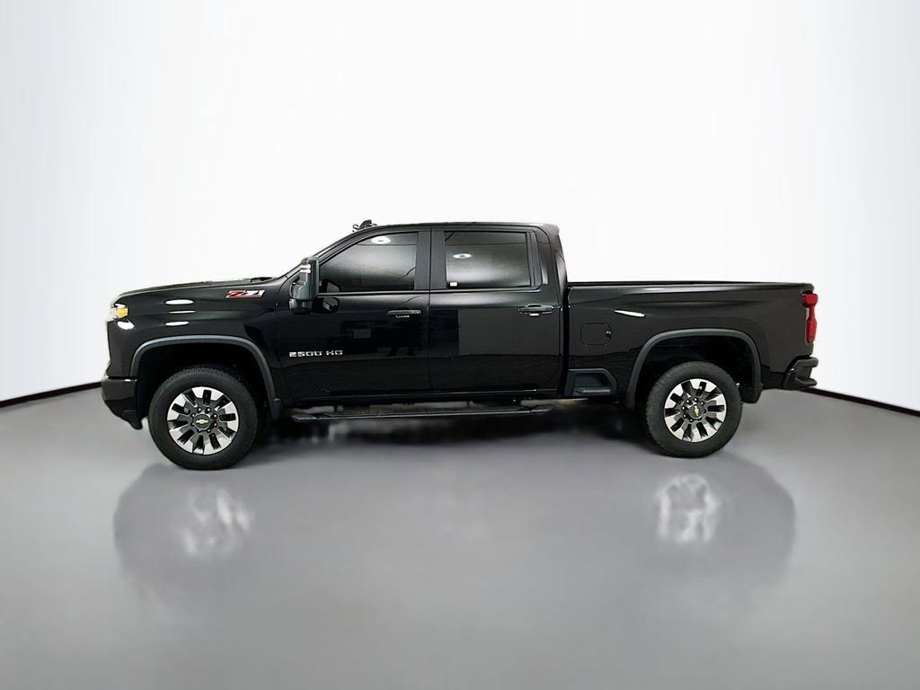 Used 2024 Chevrolet Silverado 2500 Custom w/ Custom Value Package image 4