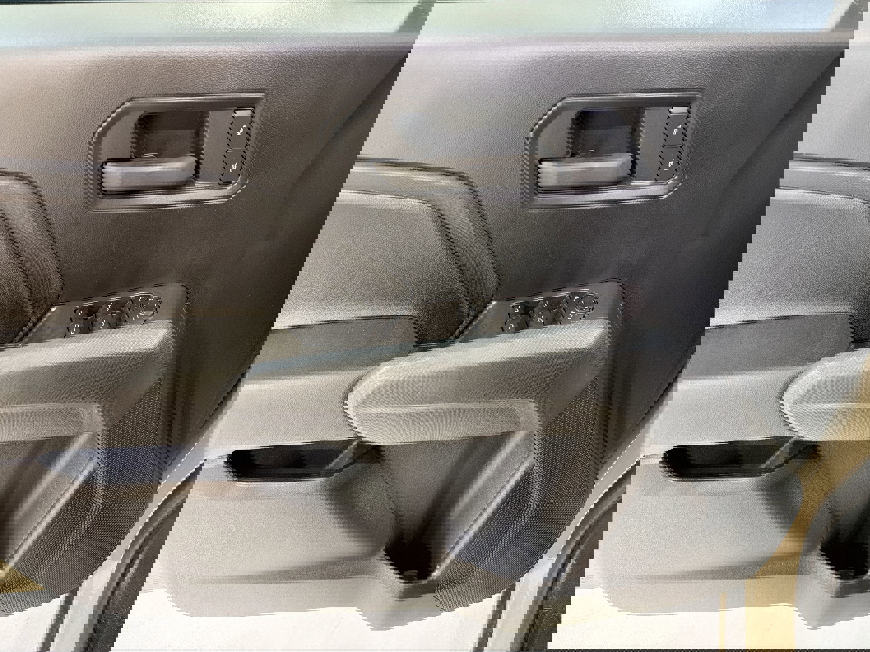 Used 2023 Chevrolet Colorado W/T image 12