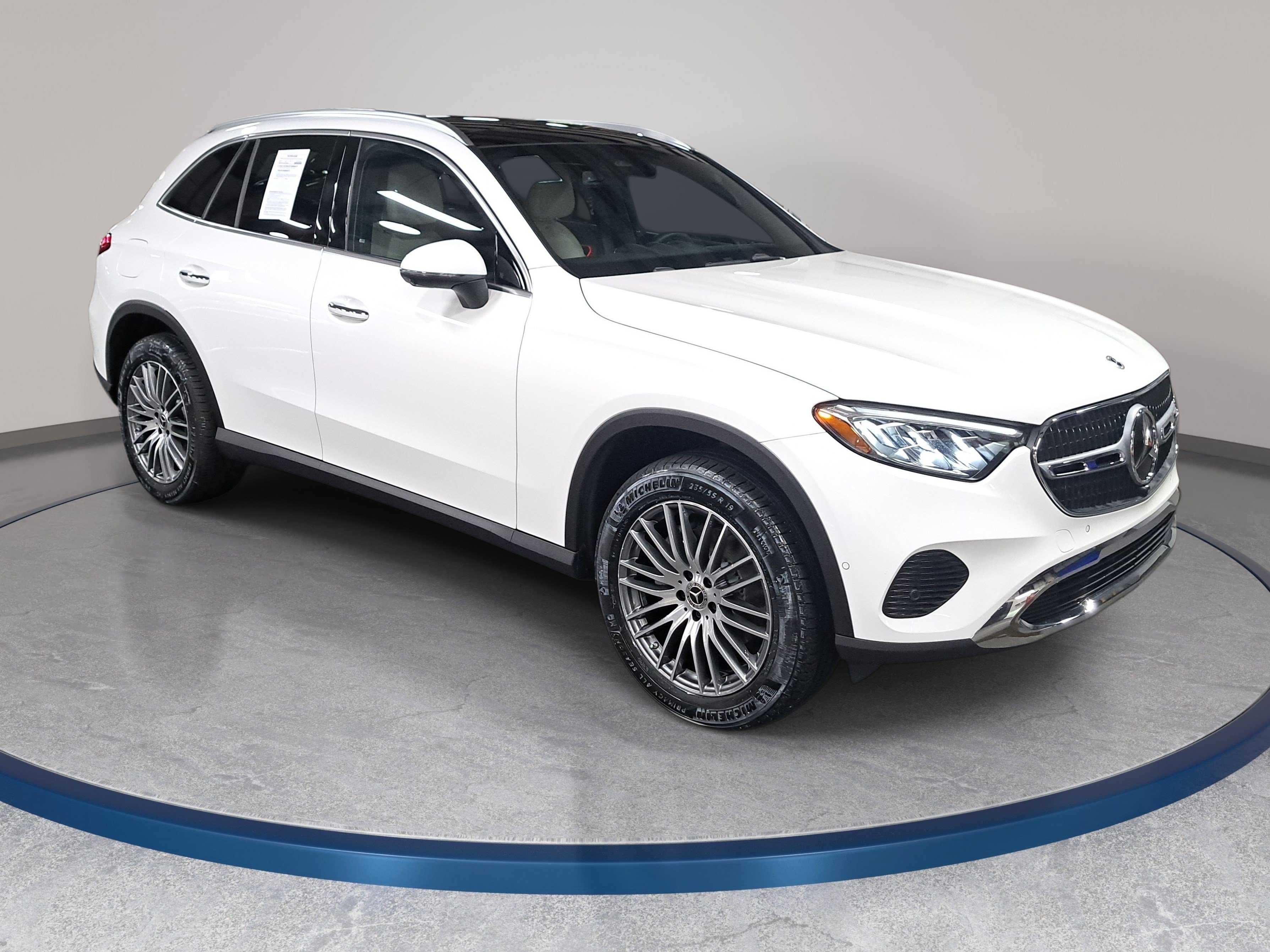 Used 2026 Mercedes-Benz GLC 300 4MATIC image 4