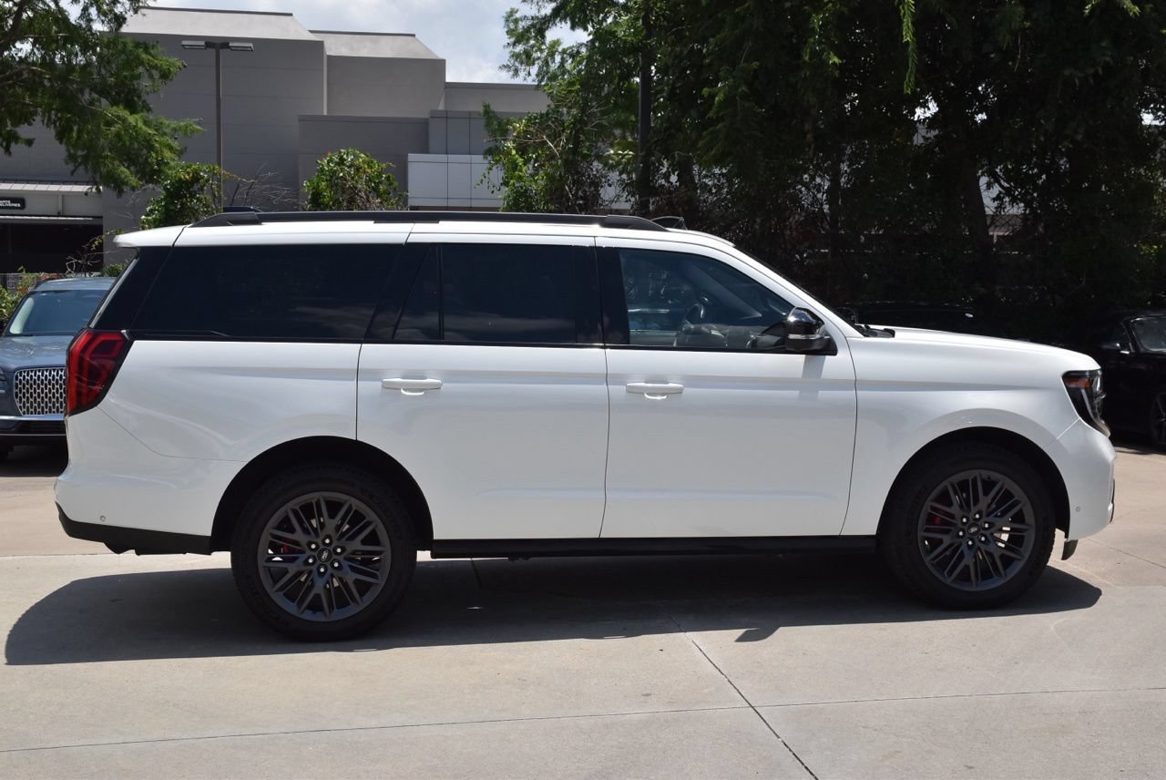 Certified 2025 Ford Expedition Platinum w/ Stealth Performance Package AWD/4WD image 6