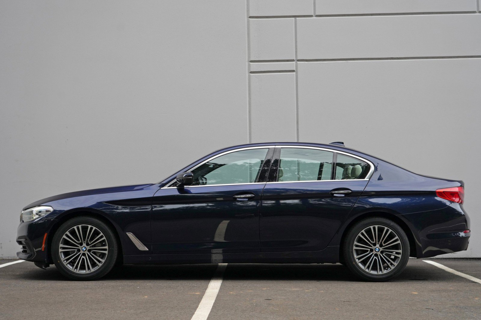 Used 2017 BMW 530i RWD image 8